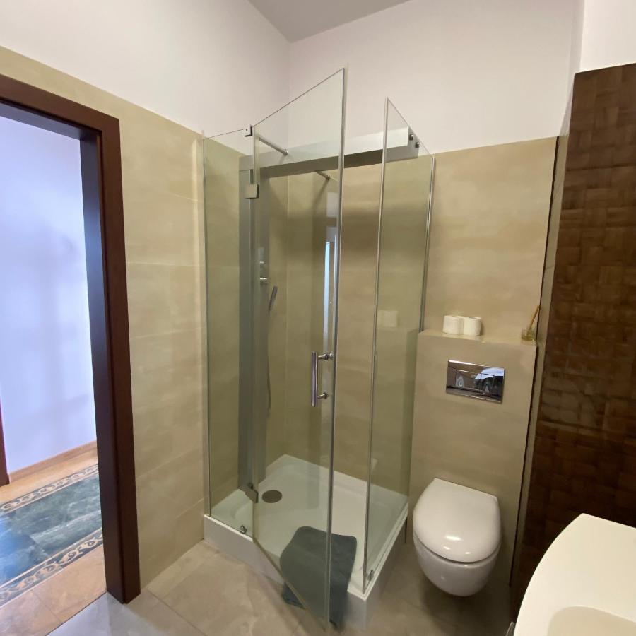 גורז'וב ווילקופולסקי Apartamenty Teatralne מראה חיצוני תמונה